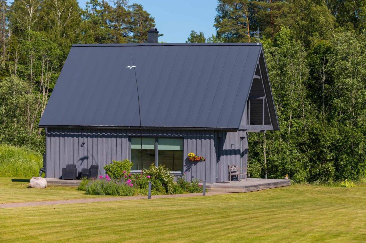 Piesta Riverside Cottage In Soomaa Region Kullimaa Bagian luar foto